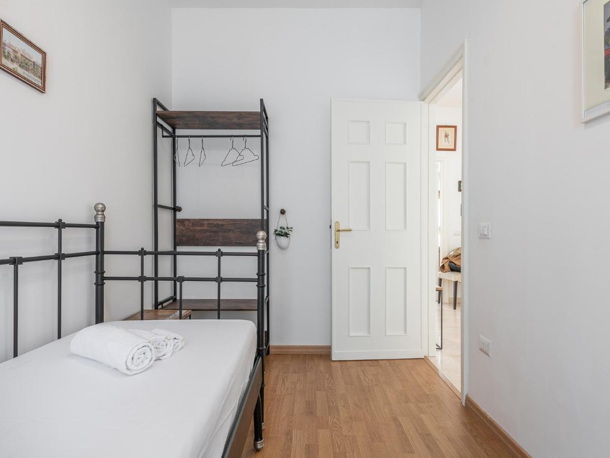 Apartment On Shopping Street カリアリ エクステリア 写真